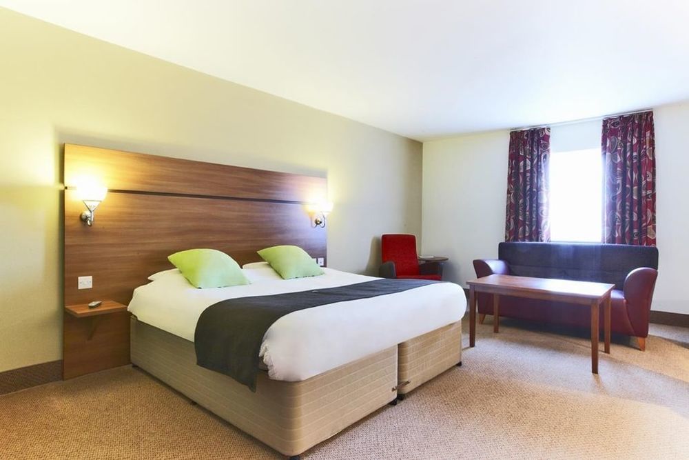 Premier Inn Glasgow Braehead Δωμάτιο φωτογραφία
