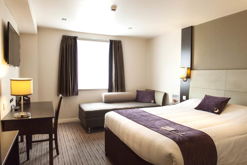 Premier Inn Glasgow Braehead Εξωτερικό φωτογραφία